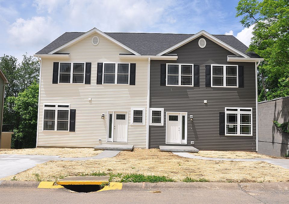 1st image of 447 Crawford Ave