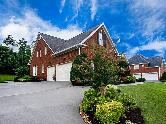 3rd image of 12719 Watergrove Dr
