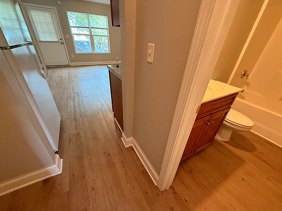 5th image of 28 Buffalo St #B