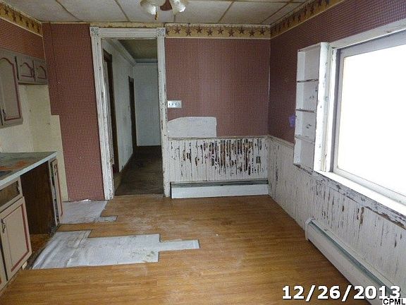 3rd image of 519 W Market St