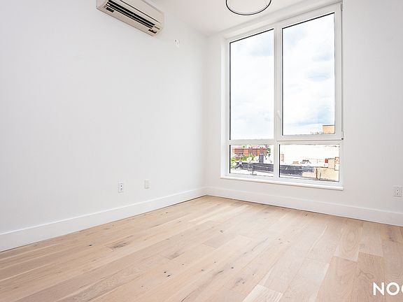 5th image of 491 Evergreen Ave #4B