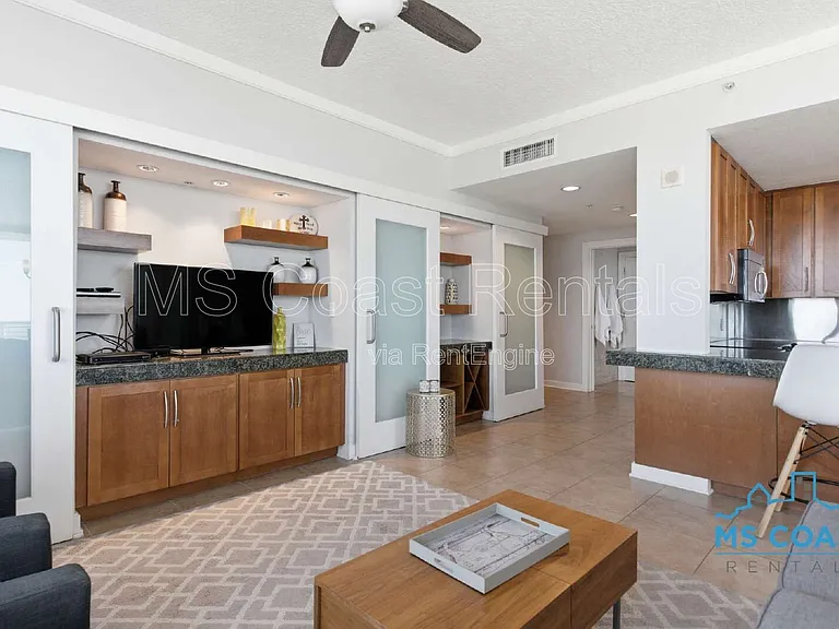 2060 Beach Blvd #604 — Photo 3