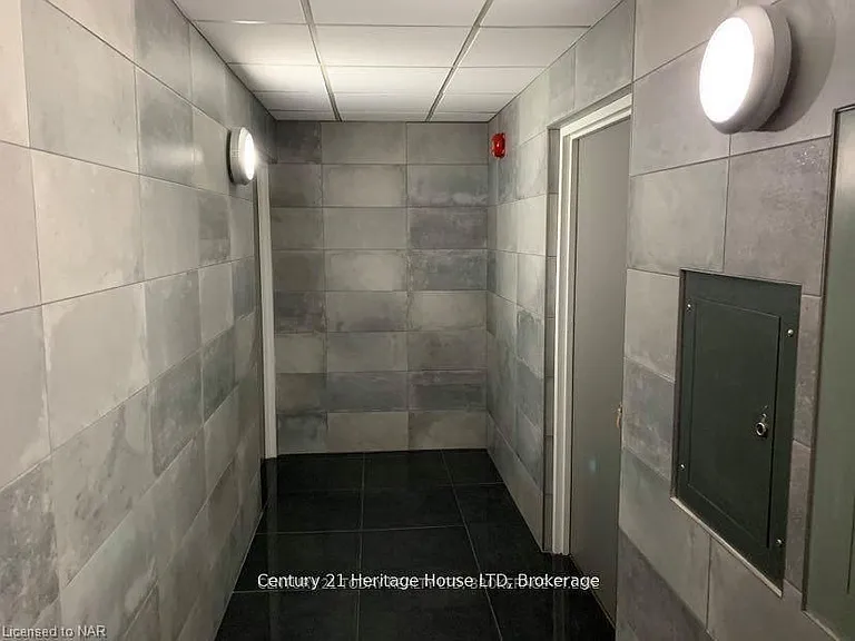 238 Bertie St #1 — Photo 18