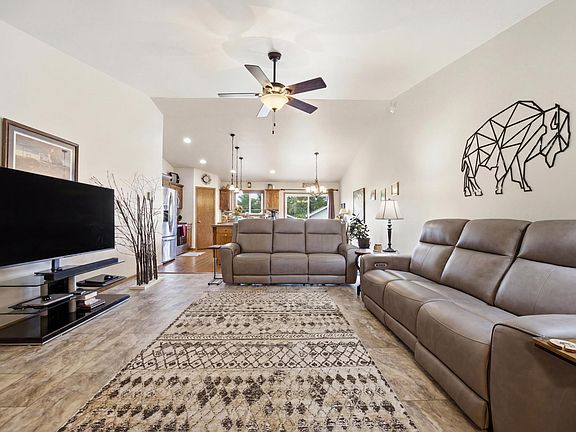 5th image of 1426 Goldenwood Dr