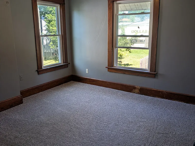 Bedroom 2 new carpet and paint
