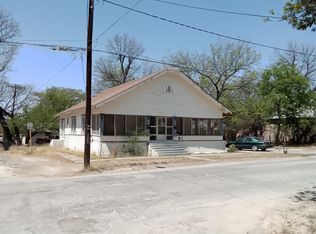 911 Griner St, Del Rio, TX 78840