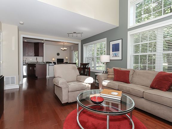 3rd image of 1592 Brittania Way