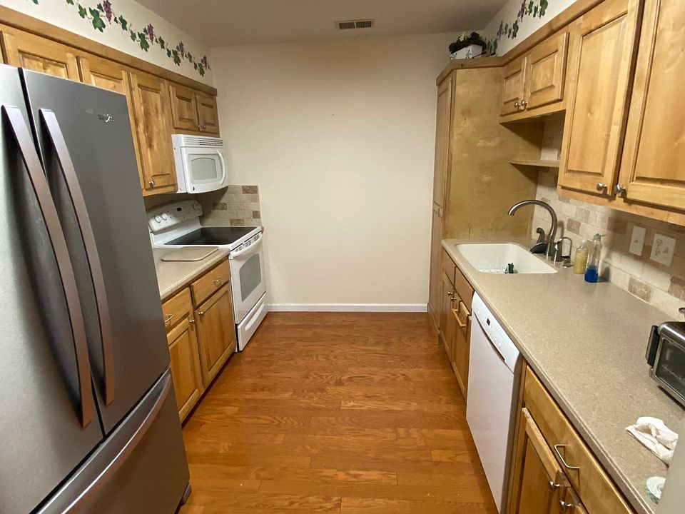 2nd image of 150A Randolph St