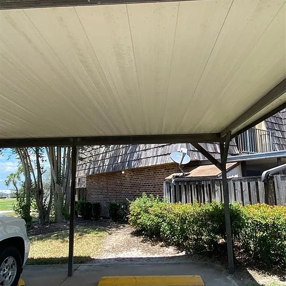 1004 Royal Oak Blvd — Photo 9