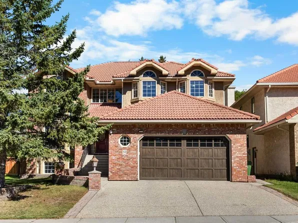 52 SE Edgeview Rd NW, Calgary, AB T3A 4T8