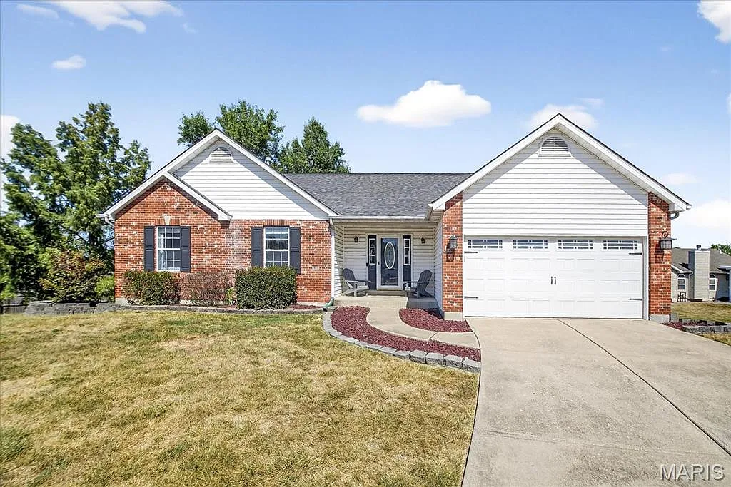1296 Clinton Hill Ct photo 1