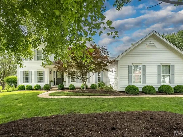 1315 Coach View Ln, Chesterfield, MO 63005