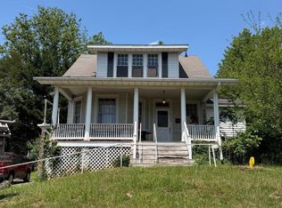 10420 Miller Rd, Oakton, VA 22124