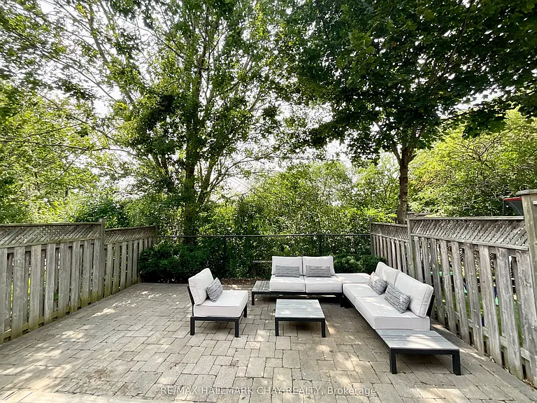 14 Gardenia Way — Photo 6