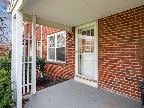 3rd image of 1691 Northwest Blvd