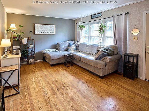 4th image of 207 Sun Valley Dr