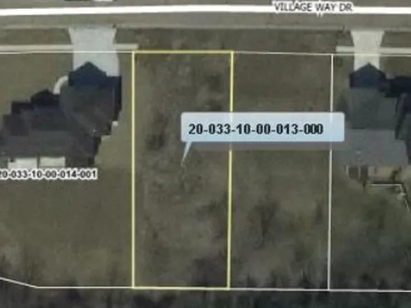 7000 Village Way Dr, Garrettsville, OH 44231