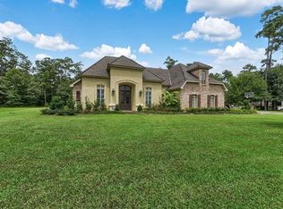 121 Perrilloux Rd, Madisonville, LA 70447