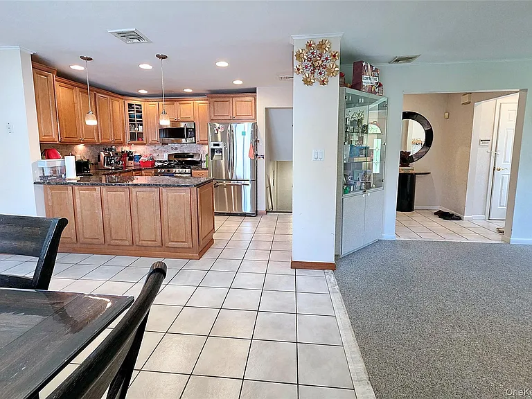 110 Briarwood Ln — Photo 9