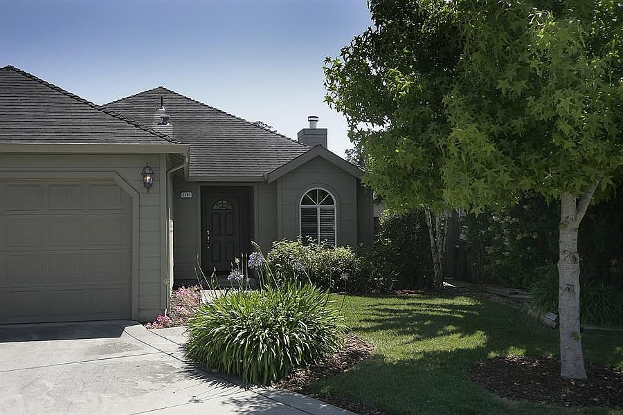 1st image of 2382 Amber Ave