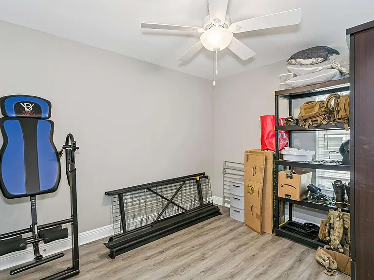 2303 Hadleigh Hills Ct — Photo 19