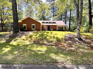 1463 Sugarmaple Ct, Lilburn, GA 30047