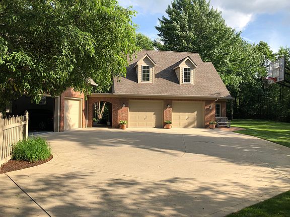 Additional detached garage
