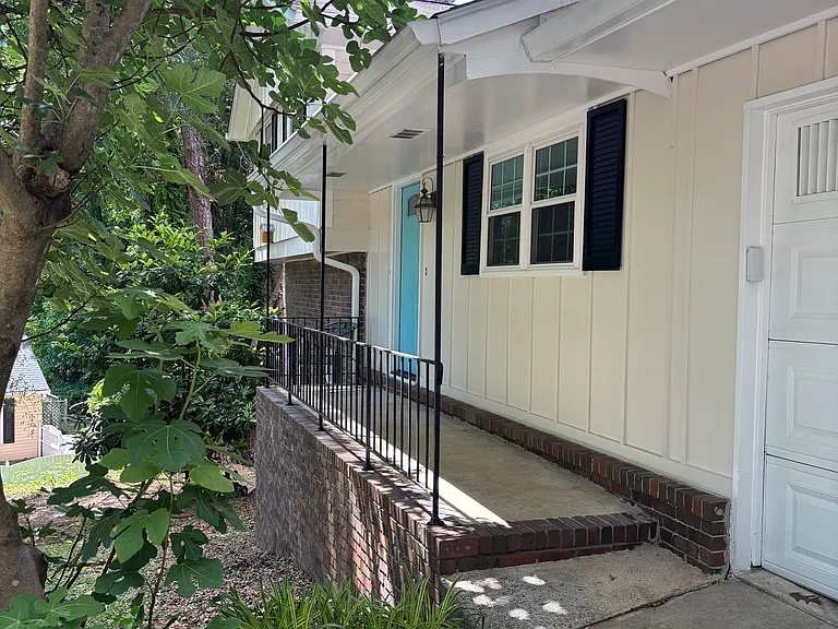 126 Azalea Dr — Photo 2