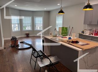 206 Calumet St #1A, Roxbury Crossing, MA 02120