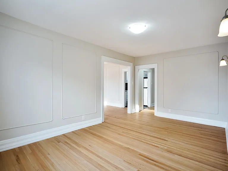 407 Elgin St — Photo 10