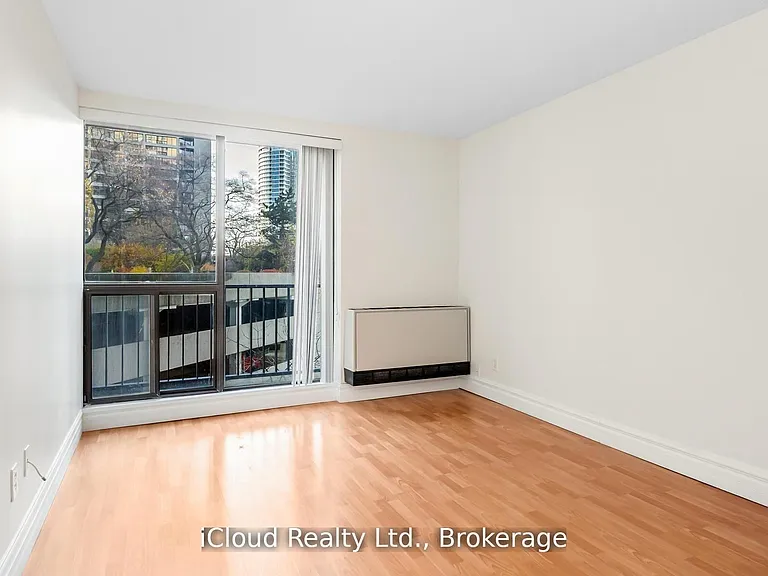 33 Harbour Sq #837 — Photo 26