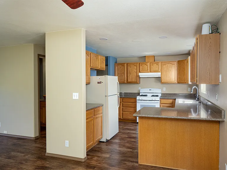 748 NE Mason Rd — Photo 10