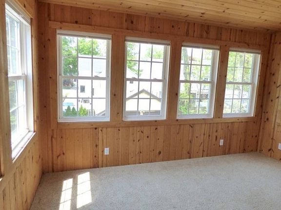 3rd image of 565 Lovett Ave SE APT 2