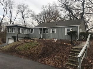 103 Paddock Ln, Tower Lakes, IL 60010