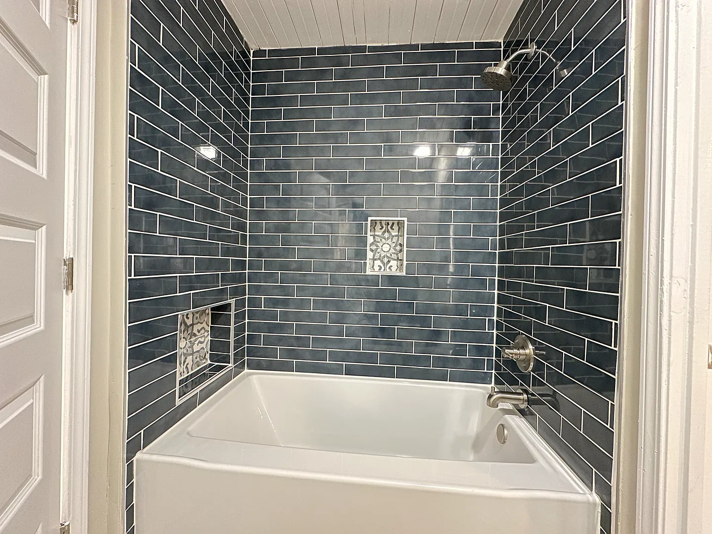 572-574 Wedgewood Dr. — Photo 4