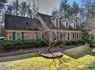 130 Woodhaven Dr, Hendersonville, NC 28739