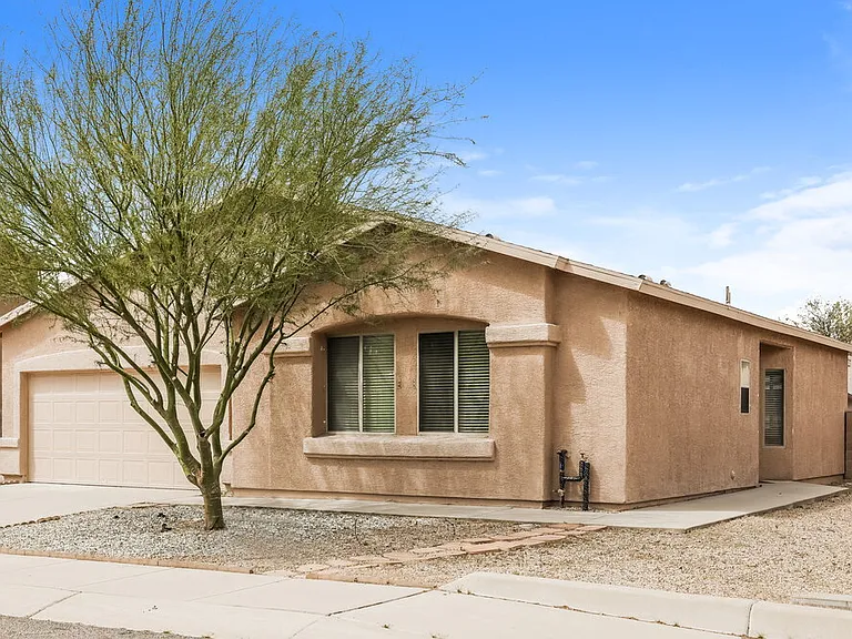 3430 W Avenida Bonita — Photo 3