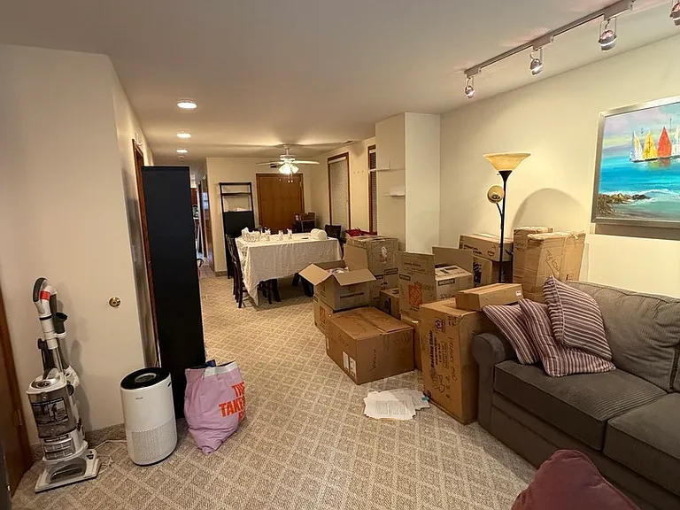1354 W George St #1 — Photo 5