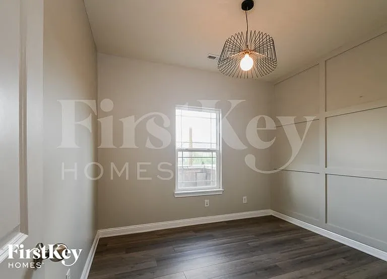 1771 Foudray Cir N — Photo 7