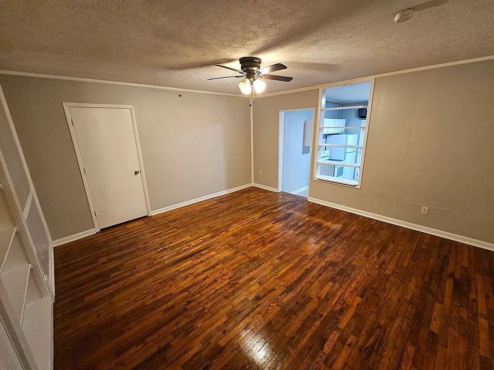 307 S Magnolia St #4