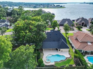 214 Lake View Cir, Montgomery, TX 77356
