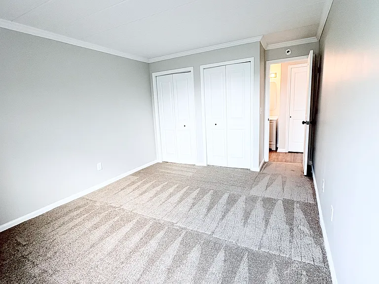 1-Bedroom W/ Balcony