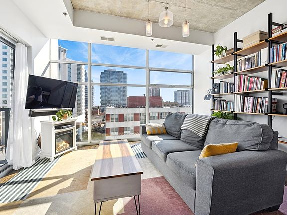 2nd image of 1620 S Michigan Ave Unit 807