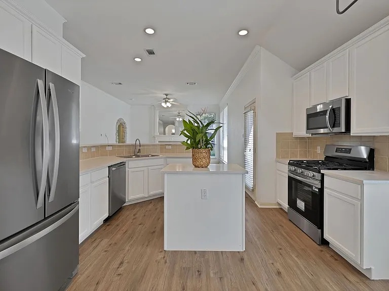 5516 Broken Bend Dr — Photo 6