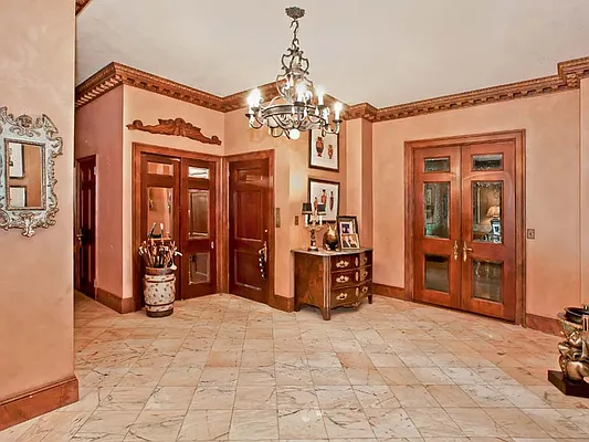 Sold by Sotheby's International Realty | media 3