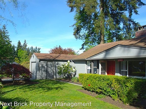 3rd image of 1307 N 161st St