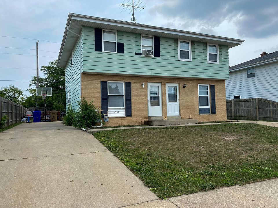 2nd image of 4909 42nd Ave #4911