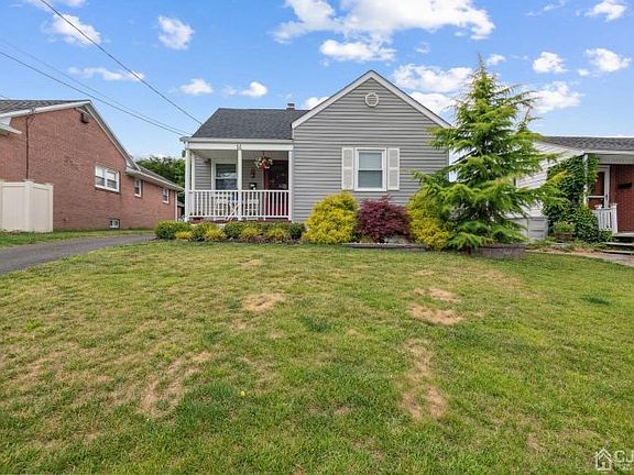 2nd image of 14 Ferris St