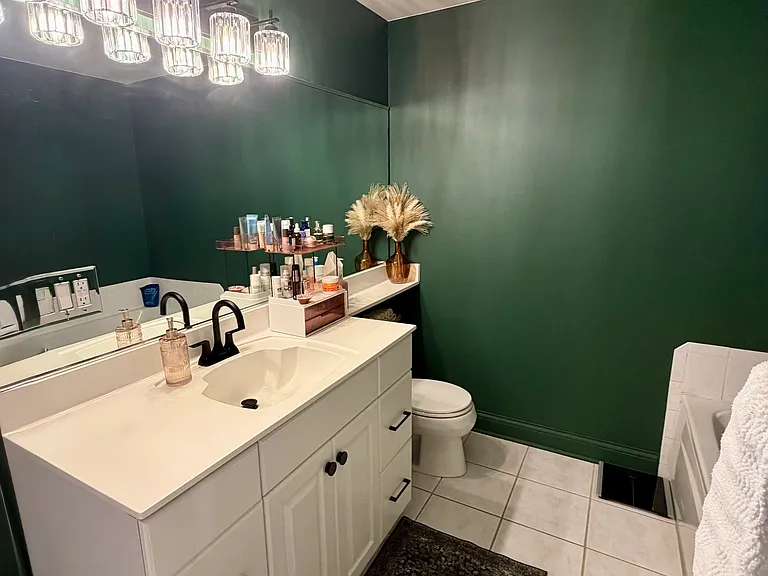 1515 N Van Buren St #403 — Photo 18