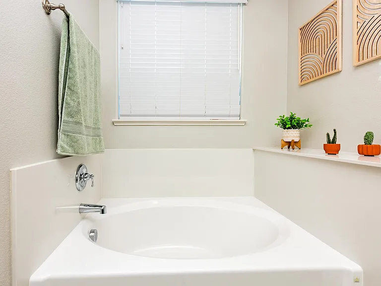 698 Marybelle Dr — Photo 13